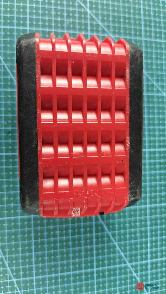 bosch-18v-battery-bottom