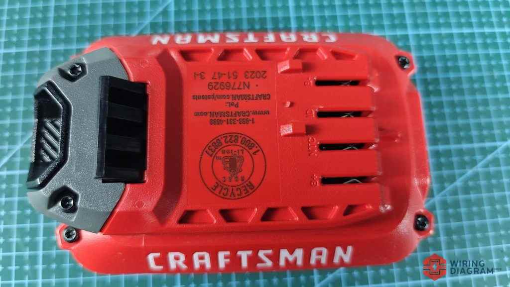 craftsman-20v-battery-top