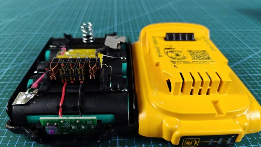 dewalt-20v-battery-interface
