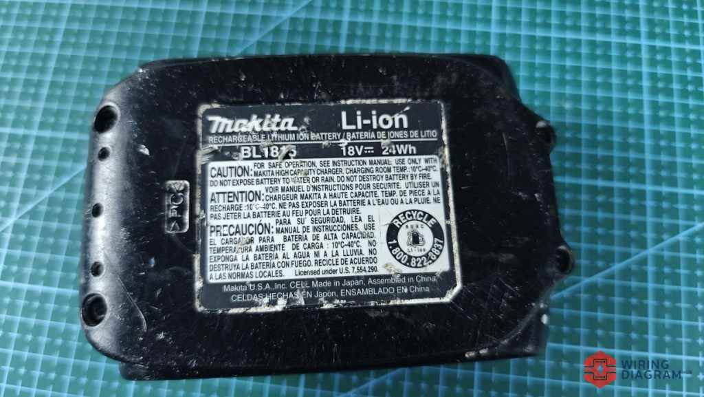 makita-18v-battery-bottom