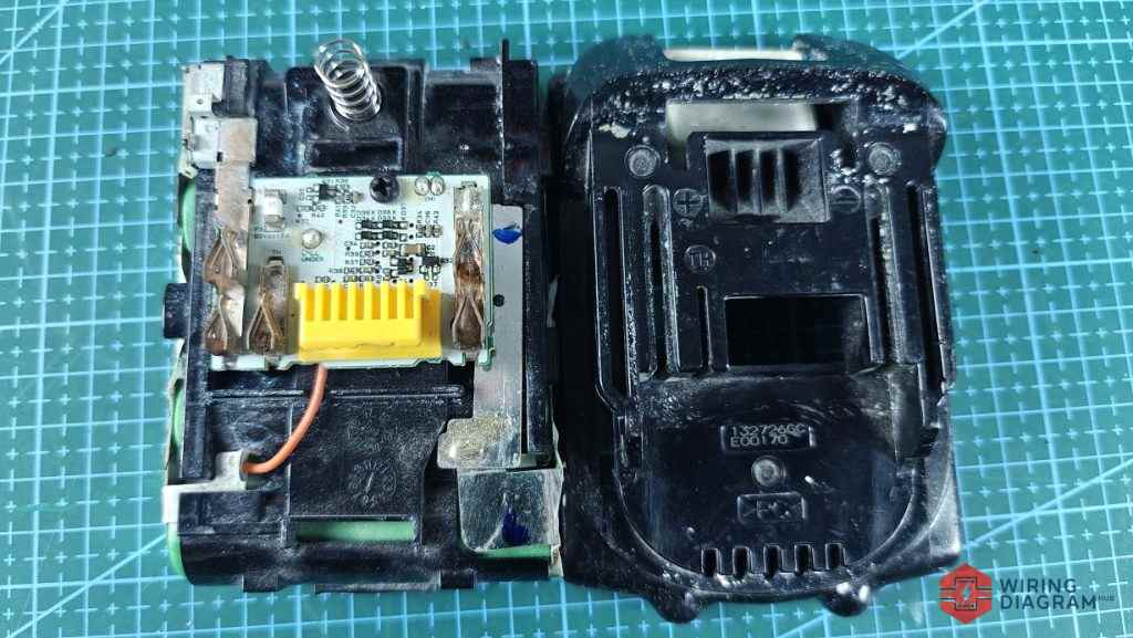 makita-18v-battery-removed-cover