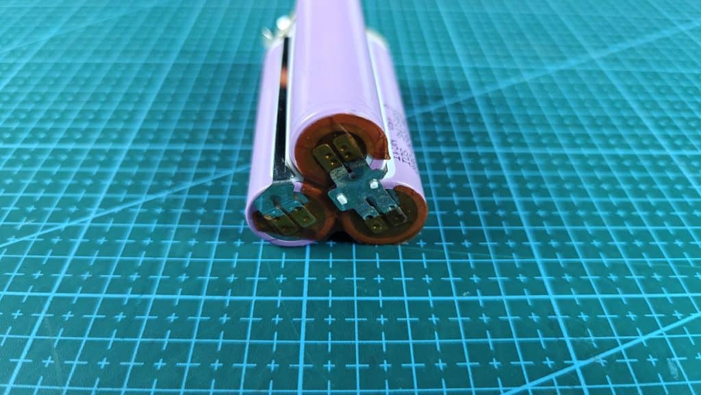 milwaukee-m12-battery-connection