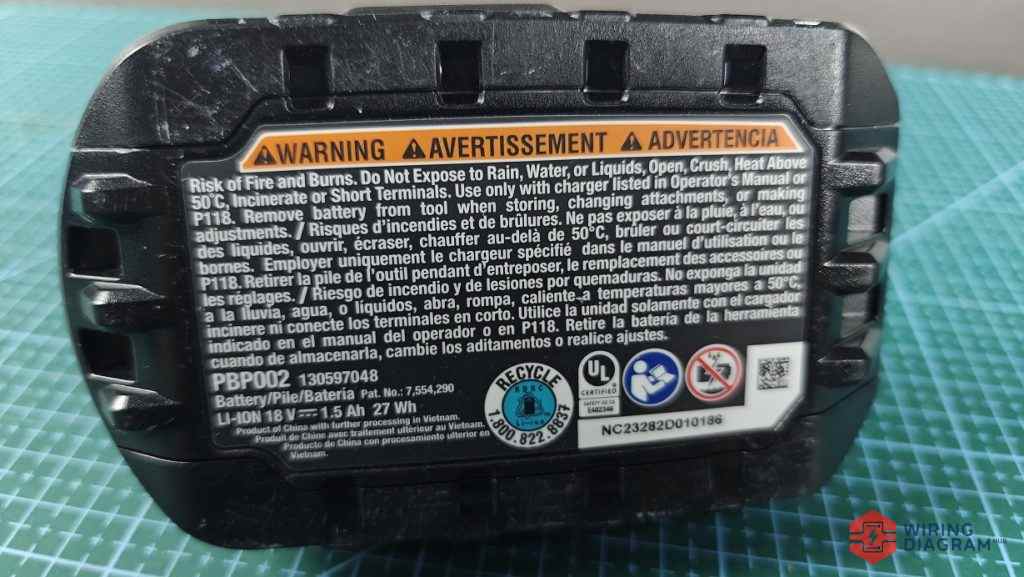 ryobi-18v-battery-bottom