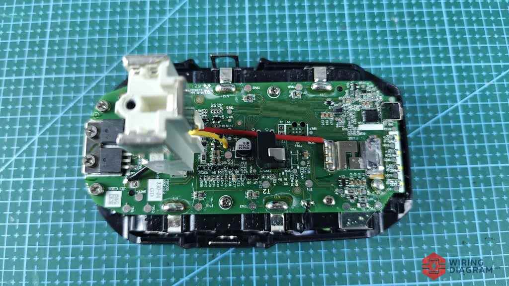 ryobi-18v-battery-removed-cover-scaled